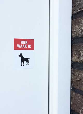 hier-waak-ik-sticker-2.jpg